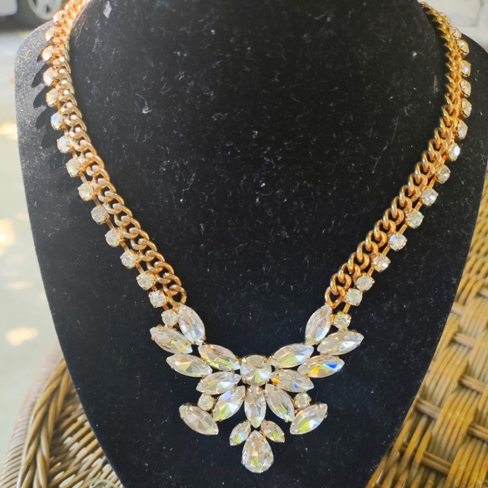RHINESTONE NECKLACE